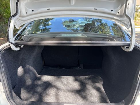 Used 2025 Nissan Versa SV FWD image 31