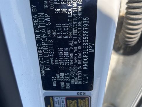 Used 2025 Kia Niro LX FWD image 3