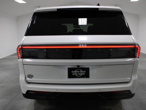 New 2025 Lincoln Navigator Reserve w/ Jet Appearance Package image 7
