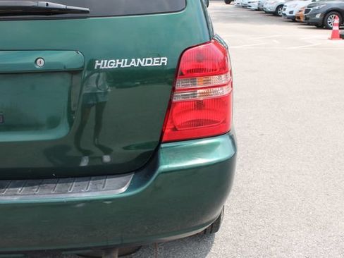 Used 2001 Toyota Highlander 2WD w/ Quick-Order Pkg image 37