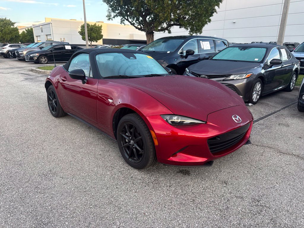 Used 2025 MAZDA MX-5 Miata Sport RWD image 1
