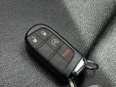 Used 2025 Jeep Compass Limited AWD/4WD image 22