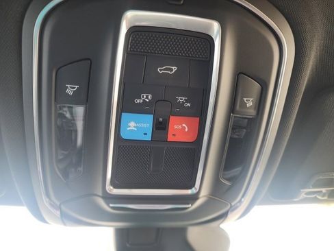 New 2025 Jeep Grand Cherokee Limited image 10