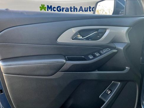 Used 2023 Chevrolet Traverse LT image 22