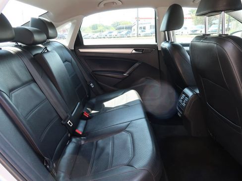 Used 2019 Volkswagen Passat 2.0T Wolfsburg w/ Wheels & Sunroof Package FWD image 8