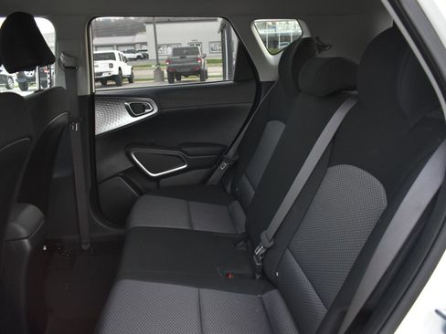 Used 2024 Kia Soul LX w/ Option Group 015 FWD image 16