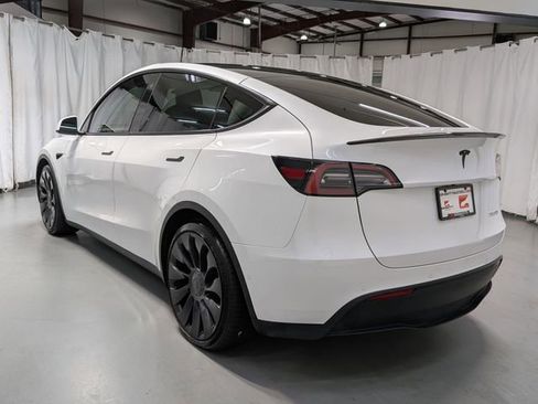 Used 2022 Tesla Model Y Performance image 4