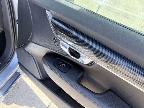 Used 2018 Volvo S90 T5 Momentum w/ Convenience Package image 46