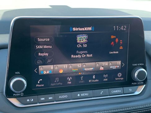 Used 2025 Nissan Rogue SV image 20