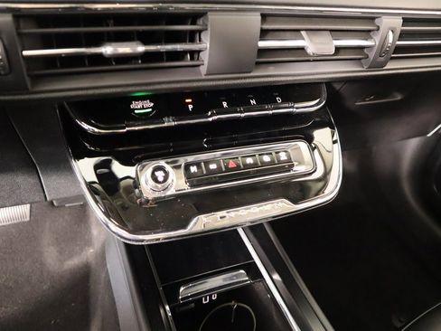 New 2026 Lincoln Corsair Premiere image 9