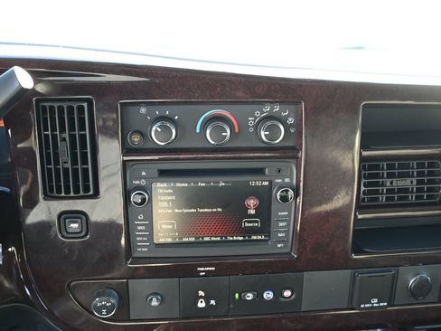 Used 2018 GMC Savana 2500 LS image 28