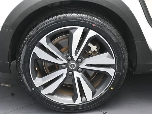 Used 2025 Volvo V60 B5 Cross Country Plus AWD/4WD image 31