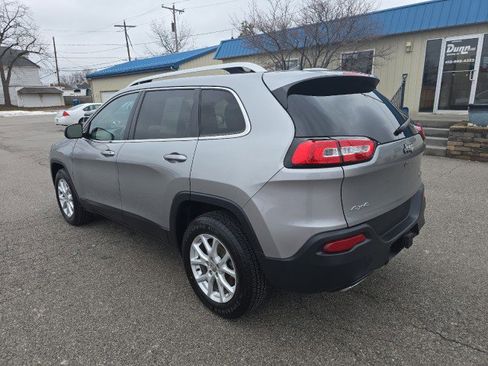 Used 2016 Jeep Cherokee Latitude w/ Cold Weather Group image 3