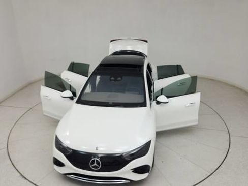 Used 2023 Mercedes-Benz EQE 500 4MATIC Sedan image 30
