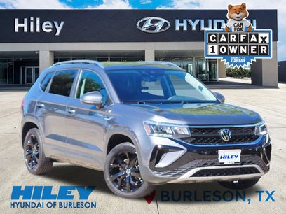 Used 2023 Volkswagen Taos SE w/ Black Wheel Package