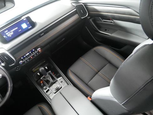 Certified 2025 MAZDA CX-50 AWD 2.5 S w/ Premium Plus Pkg image 11