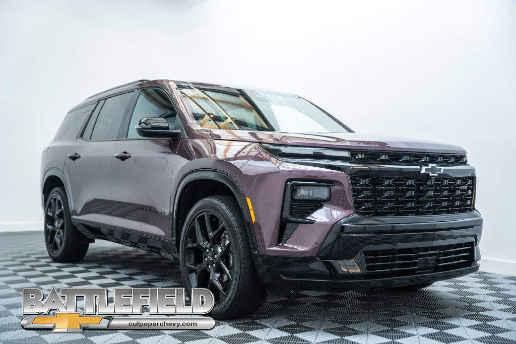 Used 2024 Chevrolet Traverse RS FWD image 1