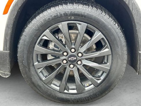 Used 2023 Chevrolet Traverse RS FWD image 23