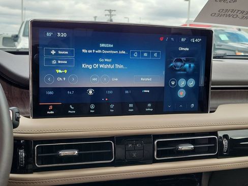 Certified 2023 Lincoln Nautilus Reserve w/ Equipment Group 202A image 27