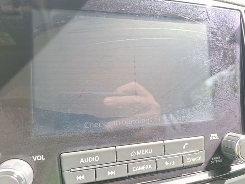 Used 2024 Nissan Titan SV w/ SV Convenience Package RWD image 27
