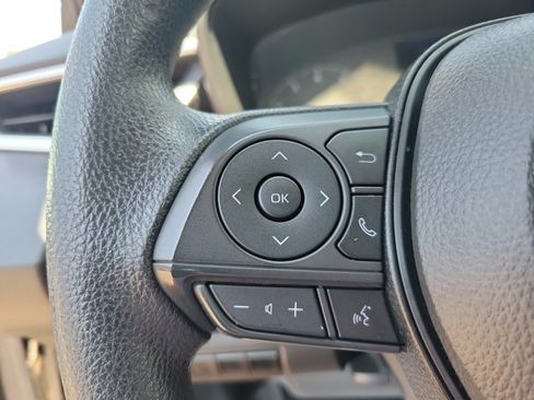 Used 2025 Toyota Corolla LE FWD image 15