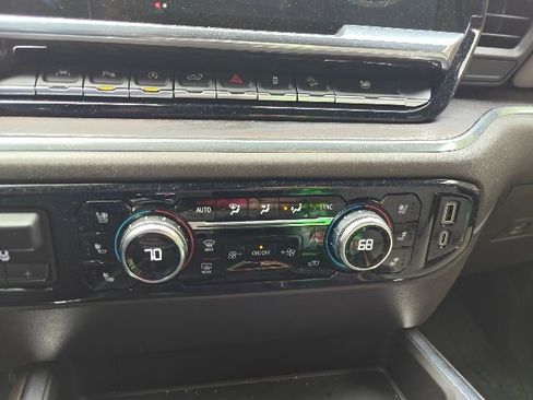 Used 2025 GMC Sierra 1500 SLT w/ SLT Premium Plus Package image 10