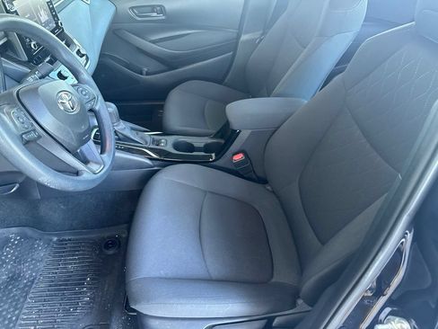 Used 2022 Toyota Corolla LE FWD image 2