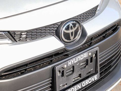Used 2025 Toyota Corolla LE FWD image 5