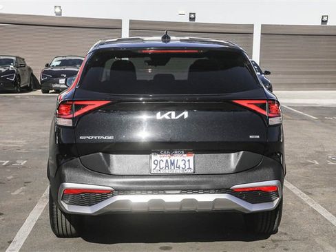 Used 2023 Kia Sportage LX image 9