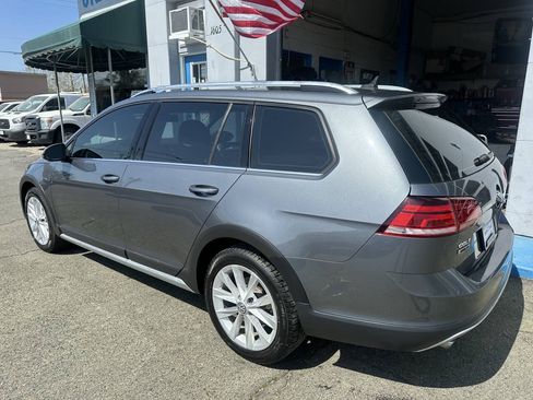 Used 2018 Volkswagen Golf Alltrack SE AWD/4WD image 8