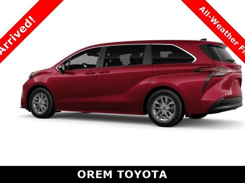 New 2026 Toyota Sienna LE image 5