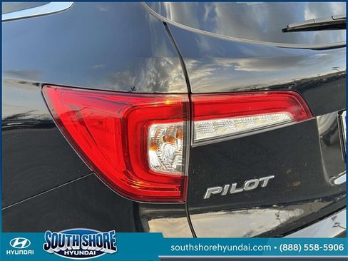 Used 2021 Honda Pilot Touring image 10