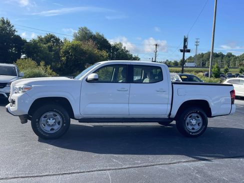 Used 2018 Toyota Tacoma SR w/ SR Convenience Package AWD/4WD image 4