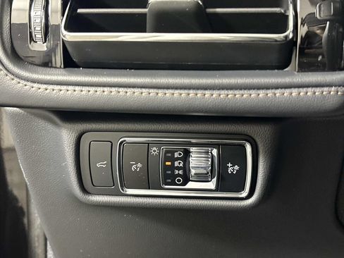 Used 2025 Lincoln Aviator Reserve w/ Equipment Group 201A image 11