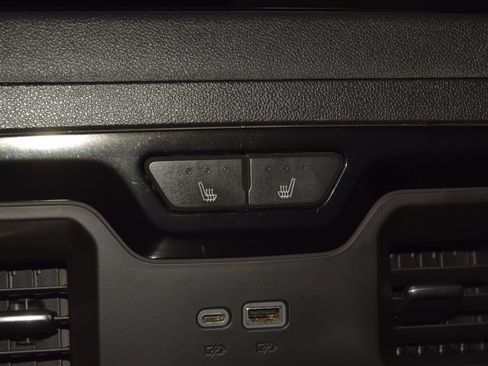 Used 2023 GMC Sierra 1500 AT4 w/ AT4 Premium Package AWD/4WD image 43