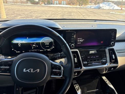 Used 2023 Kia Sorento SX Prestige image 29