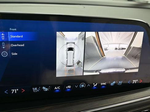 New 2025 Chevrolet Suburban Premier image 20