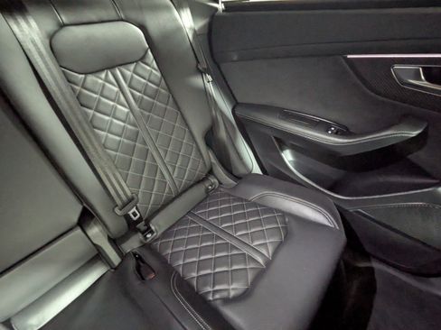 Certified 2026 Audi SQ8 Prestige AWD/4WD image 15