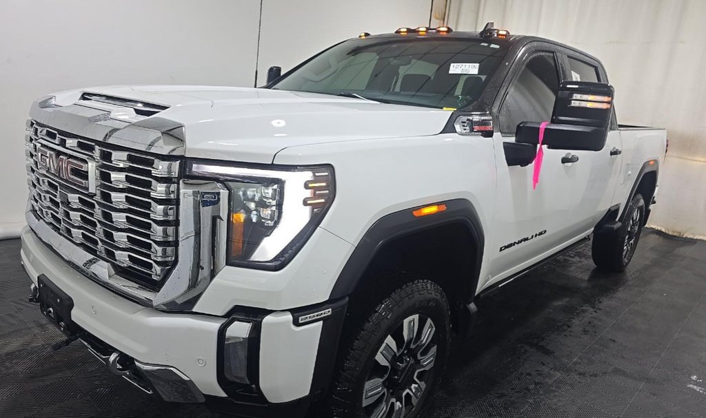 Used 2024 GMC Sierra 2500 Denali w/ Denali Reserve Package AWD/4WD image 1