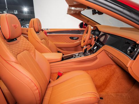 Used 2025 Bentley Continental GT Speed image 2