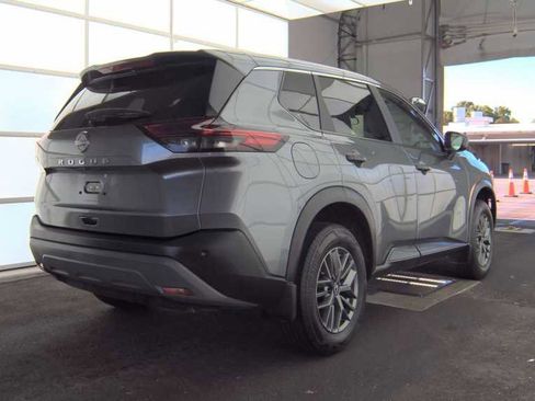 Used 2023 Nissan Rogue S FWD image 3