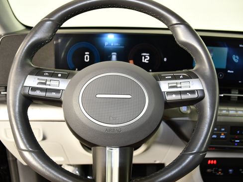 Used 2025 Hyundai Kona SEL AWD/4WD image 20