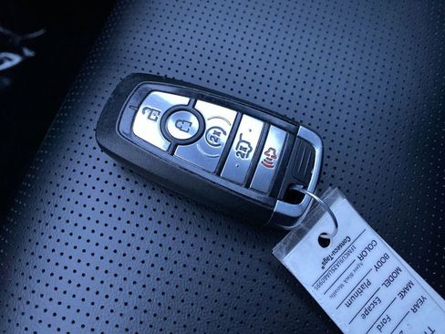 Certified 2025 Ford Escape Platinum image 36