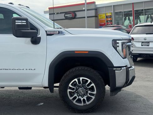 Used 2024 GMC Sierra 3500 SLE w/ SLE Convenience Package AWD/4WD image 3