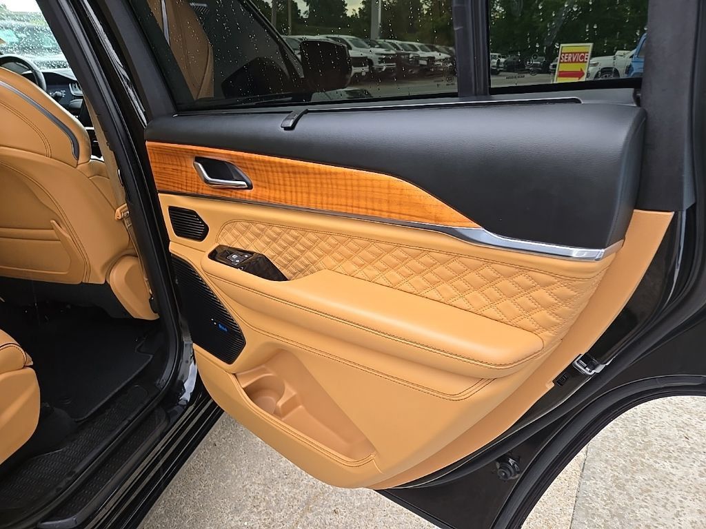 Used 2024 Jeep Grand Cherokee L Summit AWD/4WD image 87