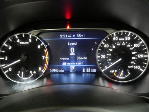 Used 2024 Nissan Altima 2.5 SV image 14