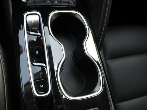 Used 2023 Buick Envision Essence image 39