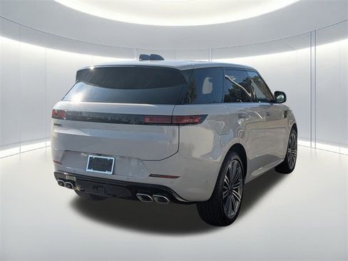 New 2025 Land Rover Range Rover Sport Dynamic SE image 5