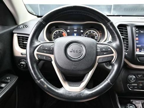 Used 2017 Jeep Cherokee High Altitude AWD/4WD image 23