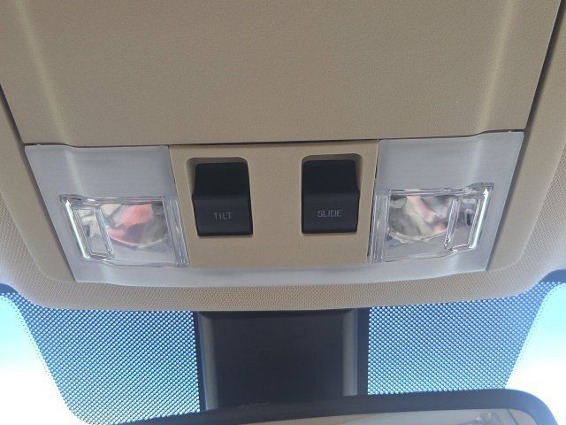 Used 2018 Ford Taurus Limited FWD image 25